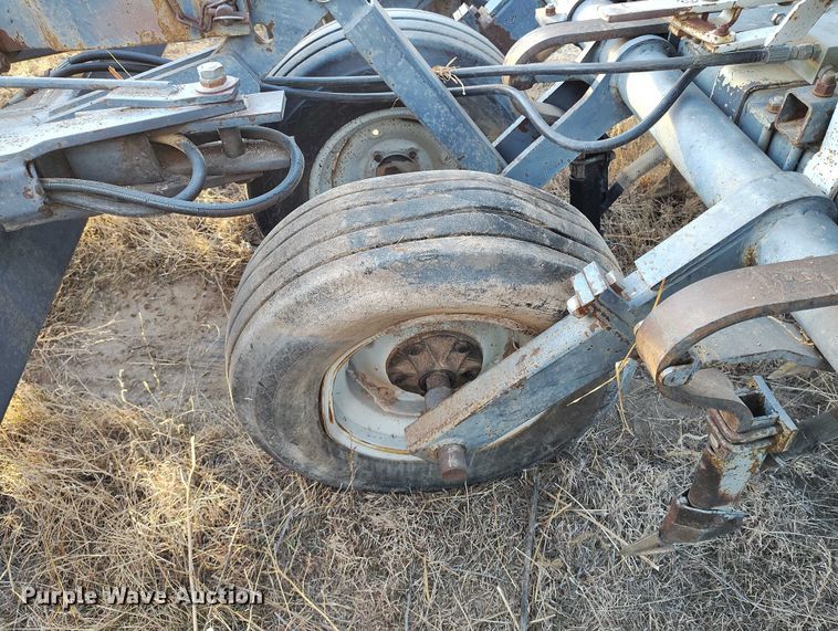 image for item IH9341 Crustbuster 3200 TS grain drill