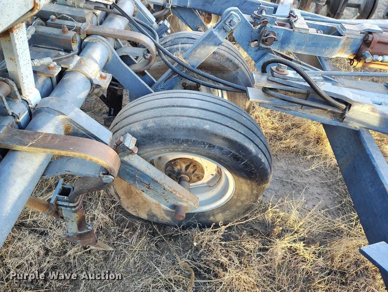 image for item IH9341 Crustbuster 3200 TS grain drill