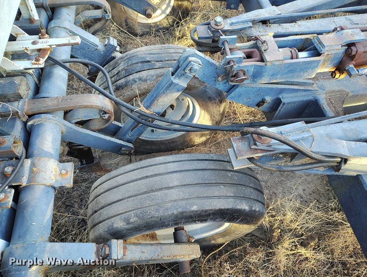 image for item IH9341 Crustbuster 3200 TS grain drill