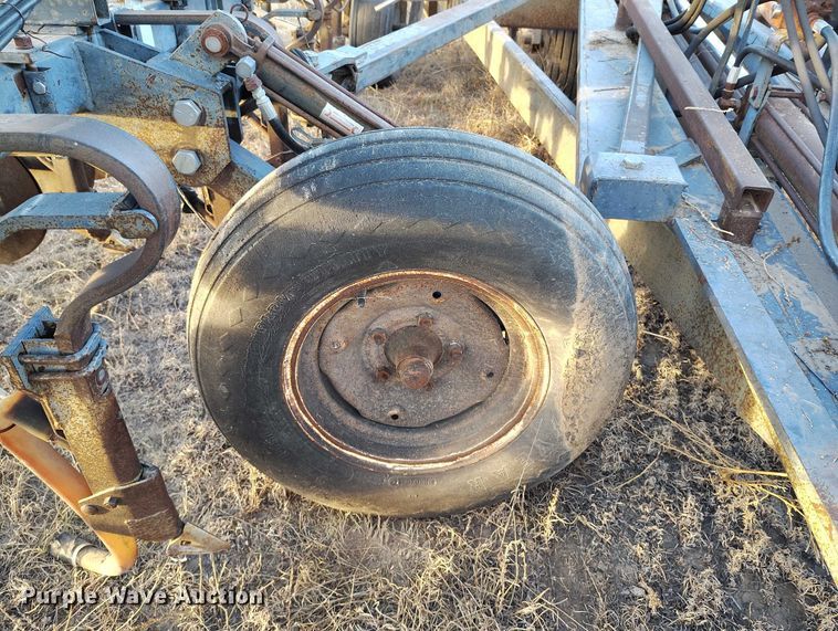 image for item IH9341 Crustbuster 3200 TS grain drill