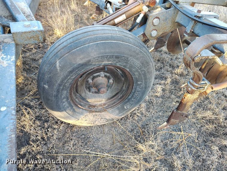 image for item IH9341 Crustbuster 3200 TS grain drill