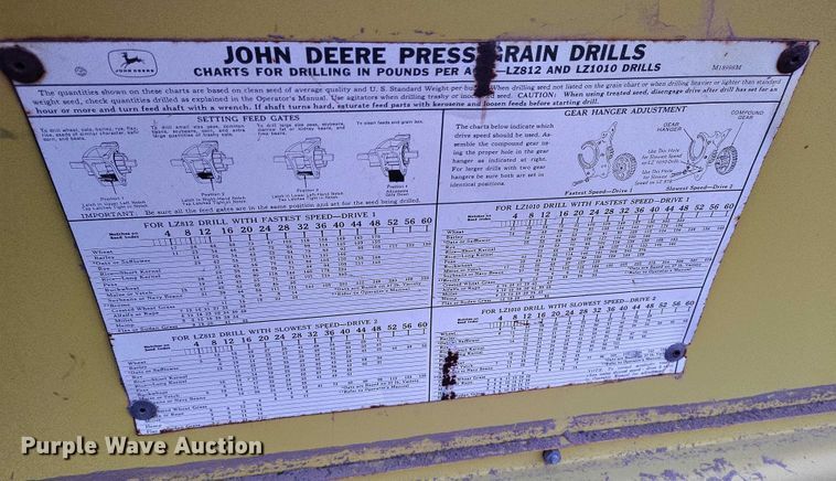 image for item IH9342 John Deere LZ 812 grain drill