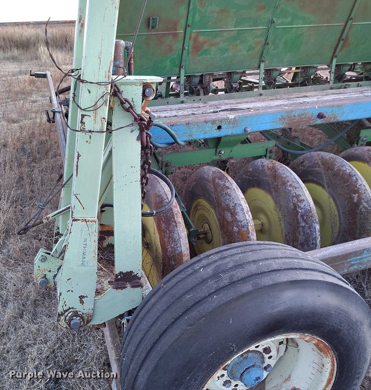 image for item IH9342 John Deere LZ 812 grain drill