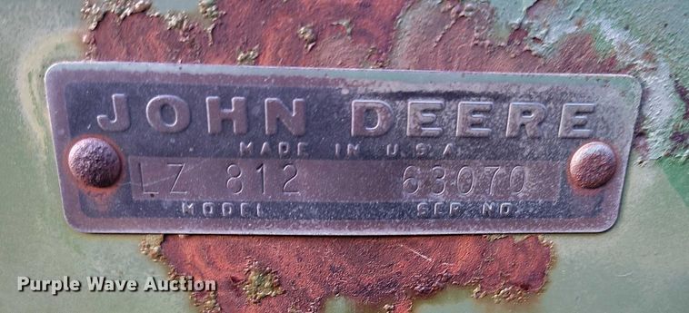 image for item IH9342 John Deere LZ 812 grain drill