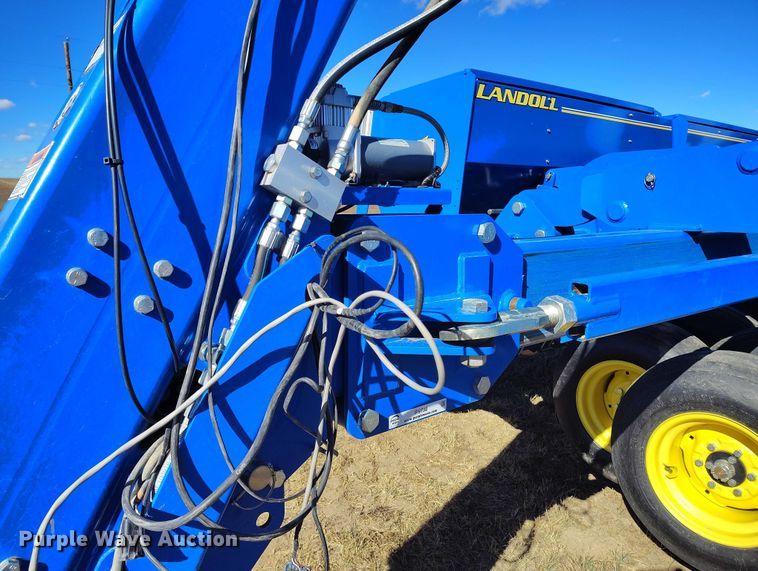 image for item IP9738 2015 Landoll 5531-40X10 grain drill