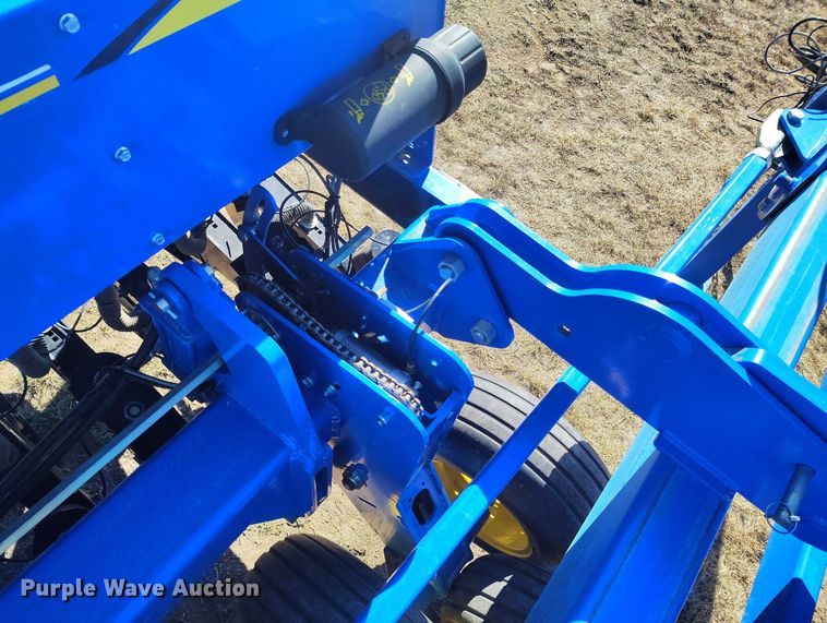 image for item IP9738 2015 Landoll 5531-40X10 grain drill