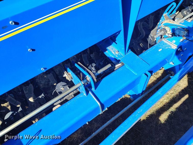 image for item IP9738 2015 Landoll 5531-40X10 grain drill