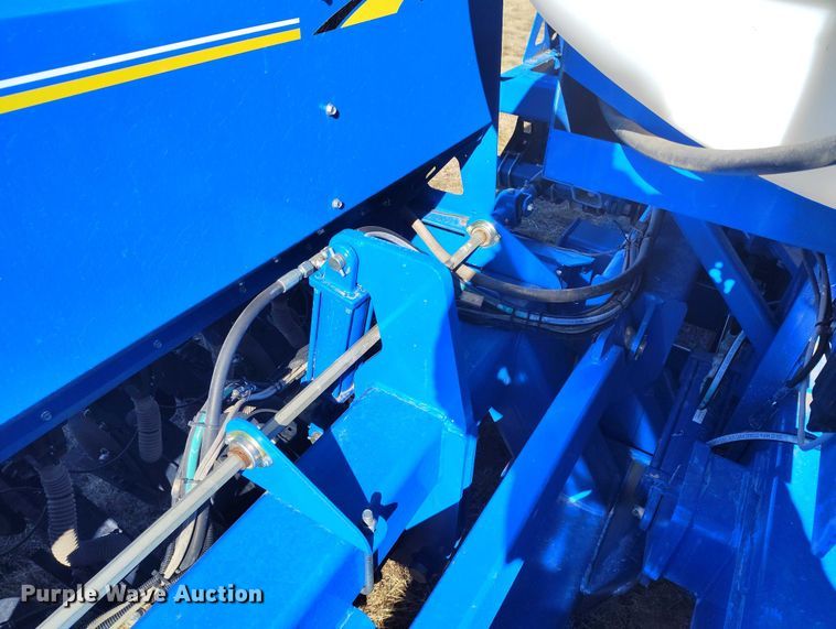 image for item IP9738 2015 Landoll 5531-40X10 grain drill