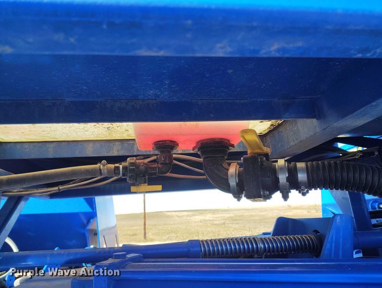 image for item IP9738 2015 Landoll 5531-40X10 grain drill