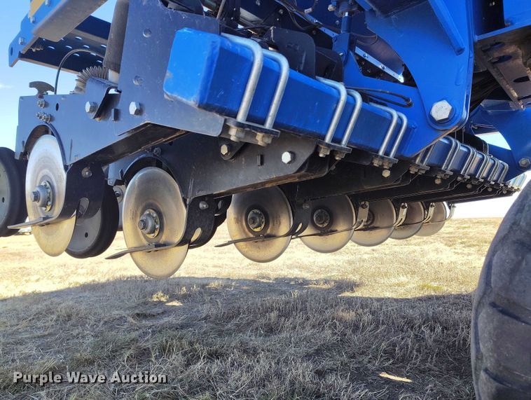 image for item IP9738 2015 Landoll 5531-40X10 grain drill