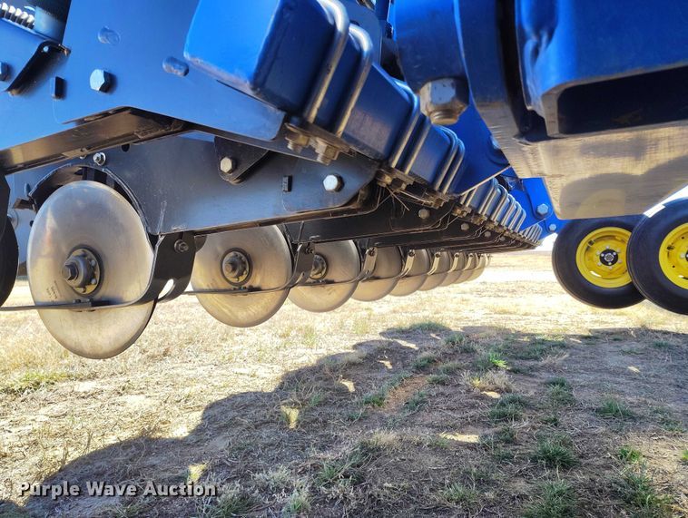 image for item IP9738 2015 Landoll 5531-40X10 grain drill