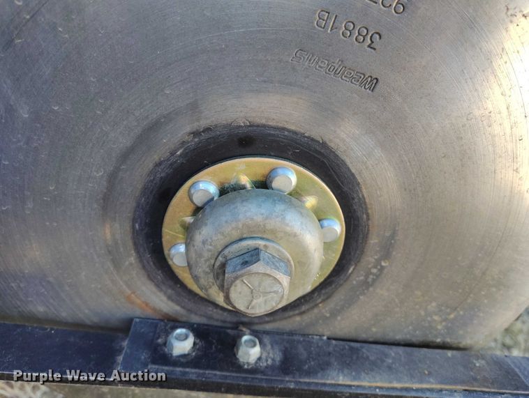 image for item IP9738 2015 Landoll 5531-40X10 grain drill