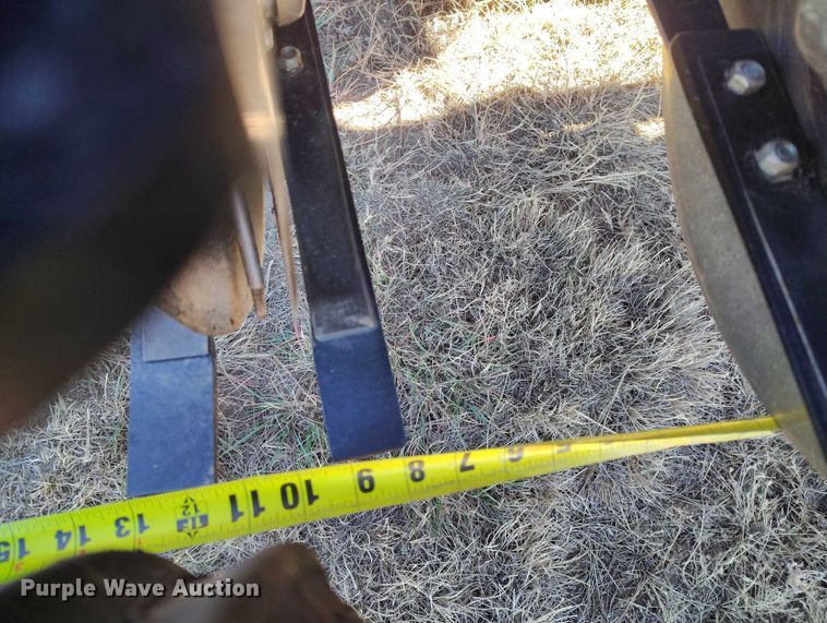 image for item IP9738 2015 Landoll 5531-40X10 grain drill