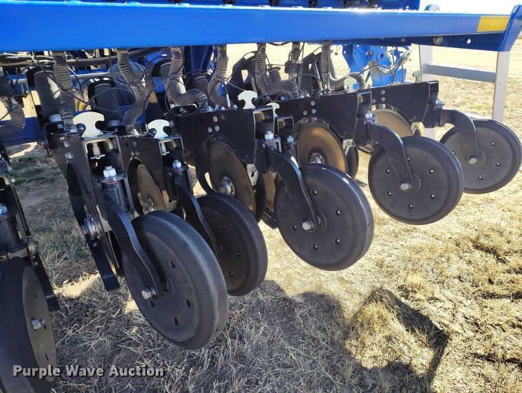 image for item IP9738 2015 Landoll 5531-40X10 grain drill