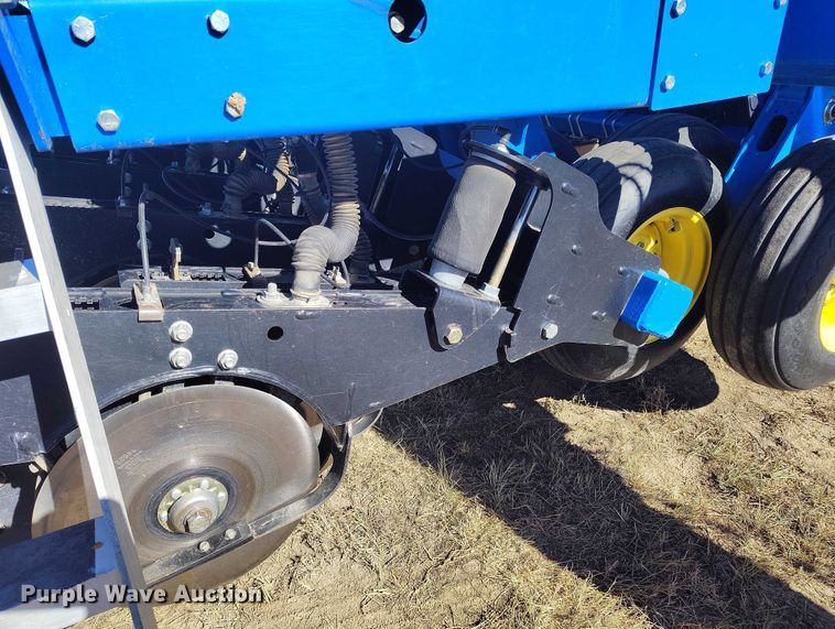 image for item IP9738 2015 Landoll 5531-40X10 grain drill