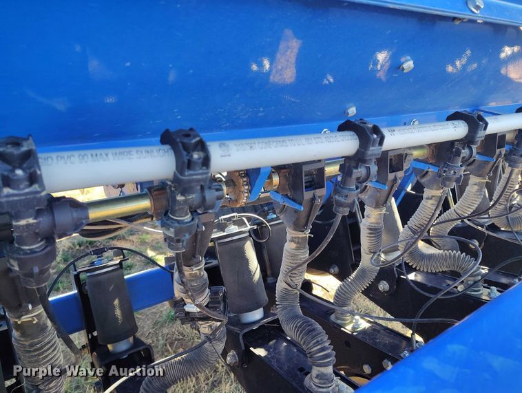 image for item IP9738 2015 Landoll 5531-40X10 grain drill