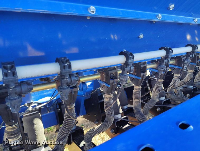 image for item IP9738 2015 Landoll 5531-40X10 grain drill