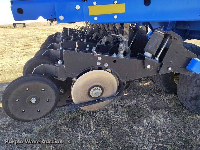 image for item IP9738 2015 Landoll 5531-40X10 grain drill