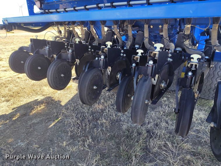 image for item IP9738 2015 Landoll 5531-40X10 grain drill