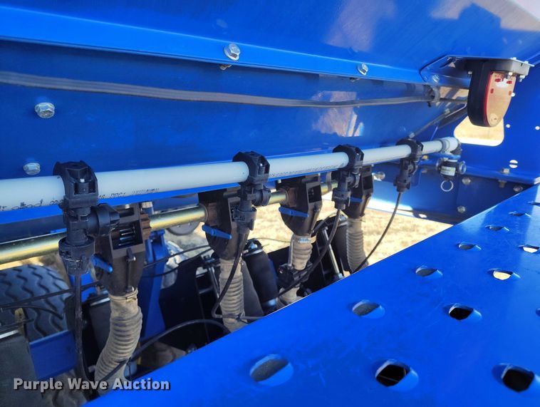 image for item IP9738 2015 Landoll 5531-40X10 grain drill