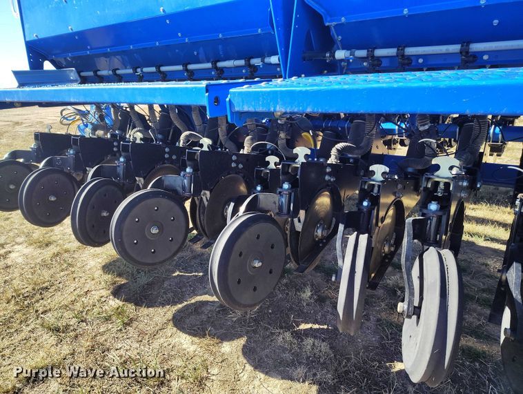 image for item IP9738 2015 Landoll 5531-40X10 grain drill