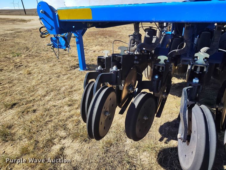 image for item IP9738 2015 Landoll 5531-40X10 grain drill