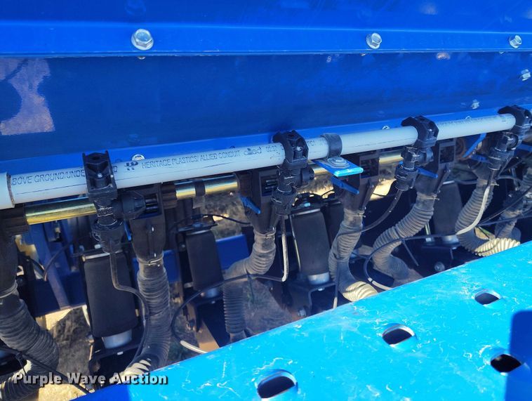 image for item IP9738 2015 Landoll 5531-40X10 grain drill