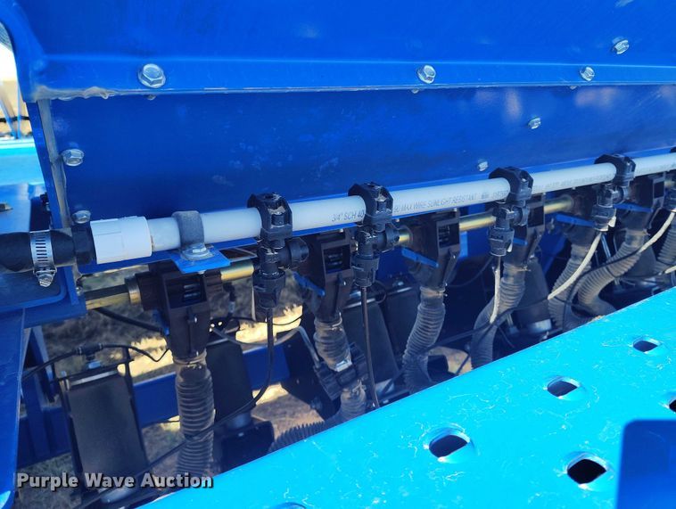 image for item IP9738 2015 Landoll 5531-40X10 grain drill