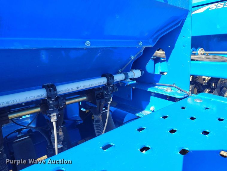 image for item IP9738 2015 Landoll 5531-40X10 grain drill