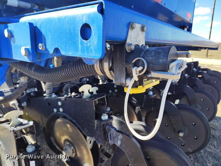 image for item IP9738 2015 Landoll 5531-40X10 grain drill