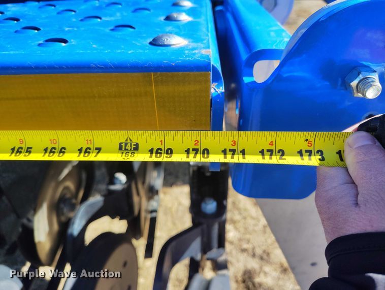 image for item IP9738 2015 Landoll 5531-40X10 grain drill