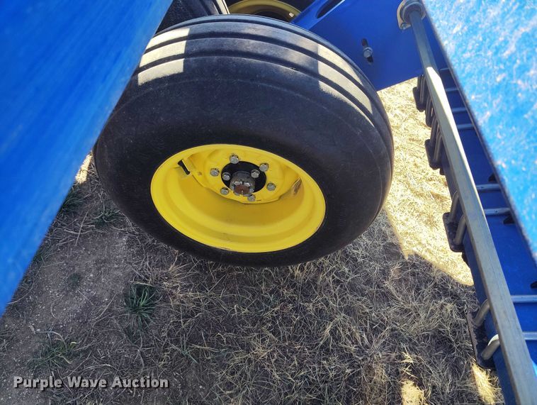 image for item IP9738 2015 Landoll 5531-40X10 grain drill