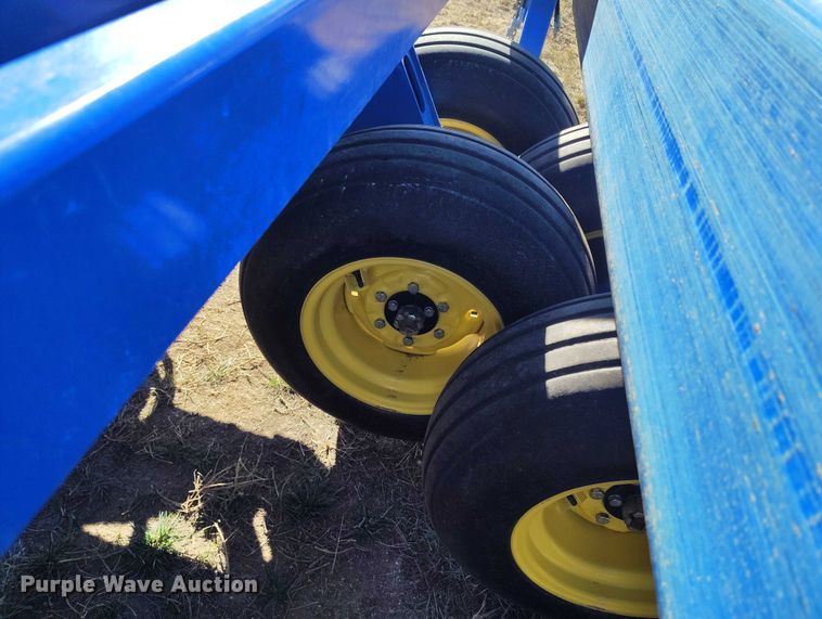 image for item IP9738 2015 Landoll 5531-40X10 grain drill