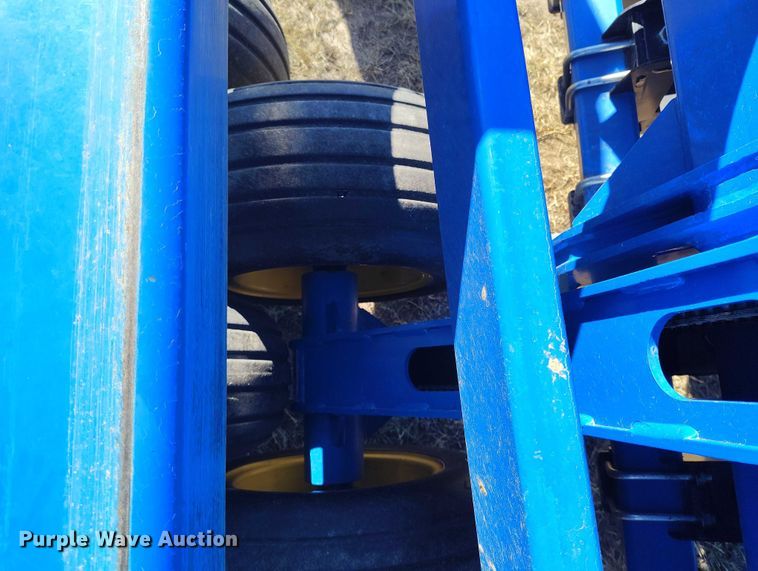 image for item IP9738 2015 Landoll 5531-40X10 grain drill