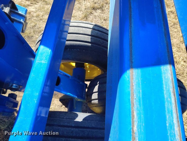 image for item IP9738 2015 Landoll 5531-40X10 grain drill