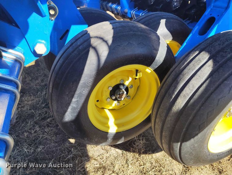 image for item IP9738 2015 Landoll 5531-40X10 grain drill