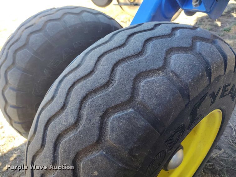 image for item IP9738 2015 Landoll 5531-40X10 grain drill