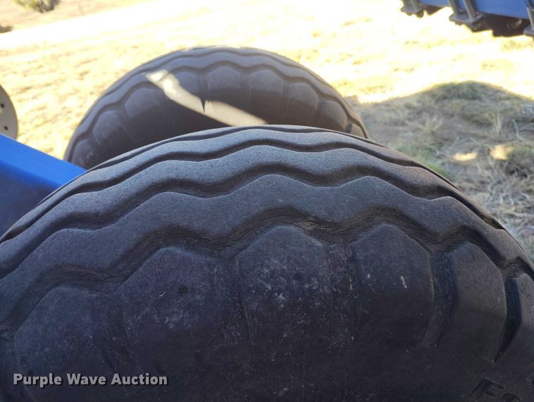 image for item IP9738 2015 Landoll 5531-40X10 grain drill