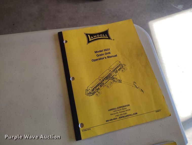 image for item IP9738 2015 Landoll 5531-40X10 grain drill