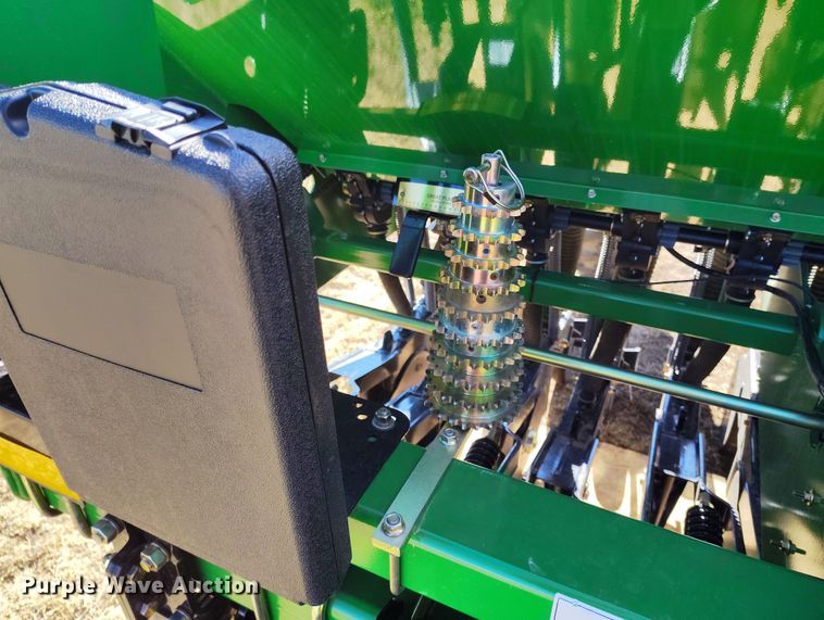 image for item IP9739 2023 Great Plains 3P806NT no-till grain drill