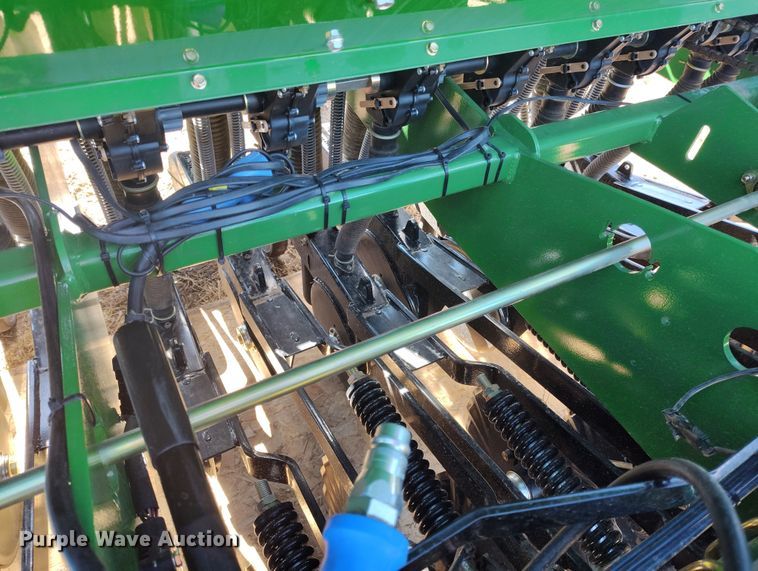 image for item IP9739 2023 Great Plains 3P806NT no-till grain drill