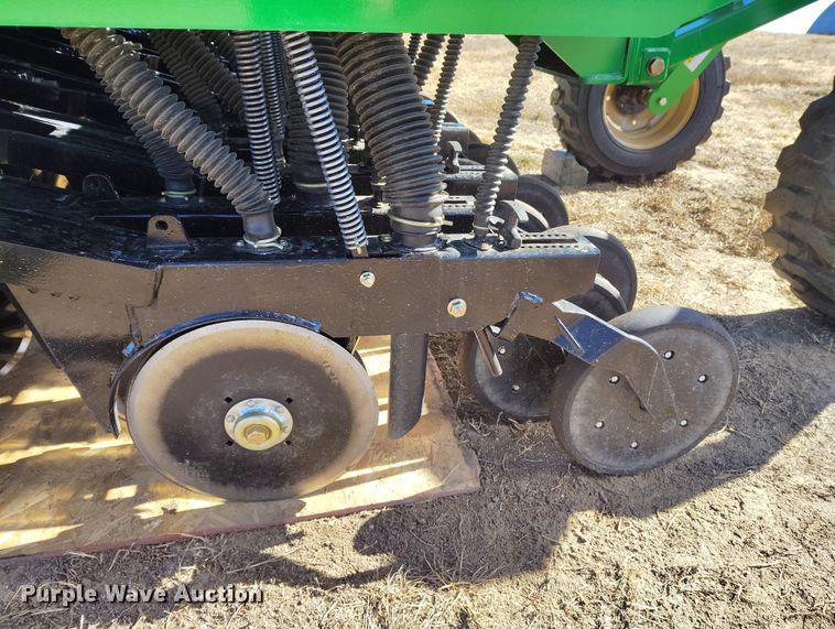 image for item IP9739 2023 Great Plains 3P806NT no-till grain drill