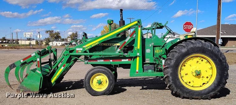 image for item IP9740 1961 John Deere 4010 tractor