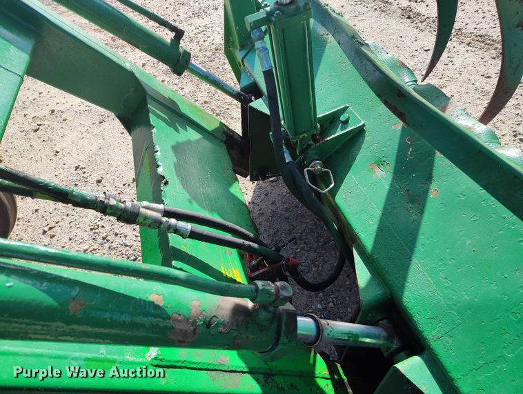 image for item IP9740 1961 John Deere 4010 tractor