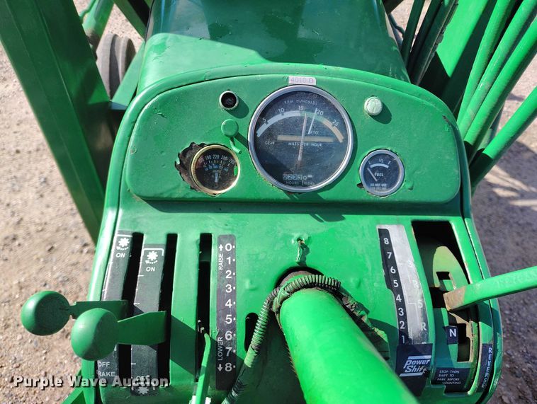 image for item IP9740 1961 John Deere 4010 tractor