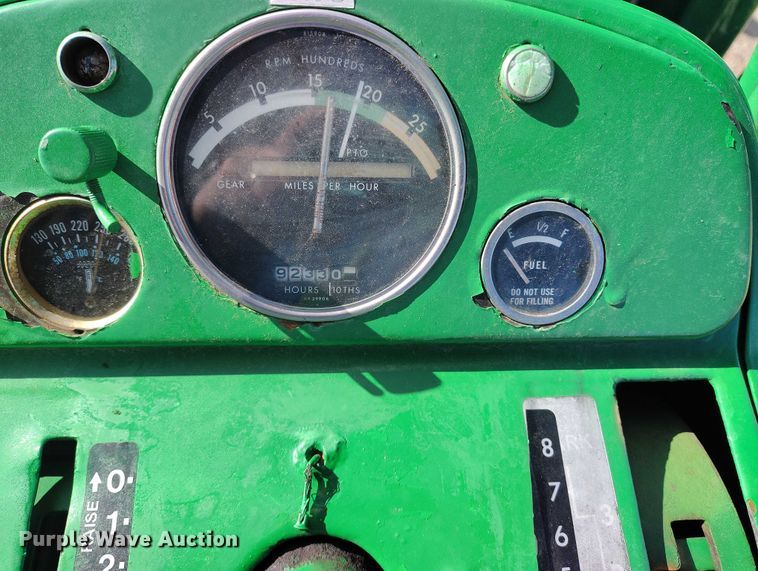 image for item IP9740 1961 John Deere 4010 tractor