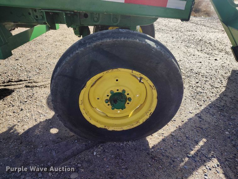 image for item IP9740 1961 John Deere 4010 tractor