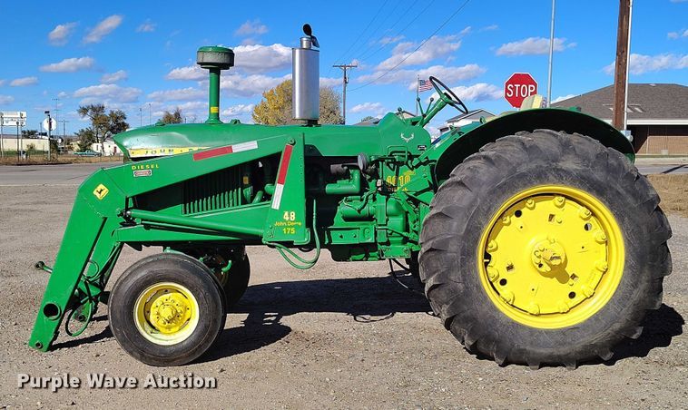image for item IP9741 1962 John Deere 4010 tractor