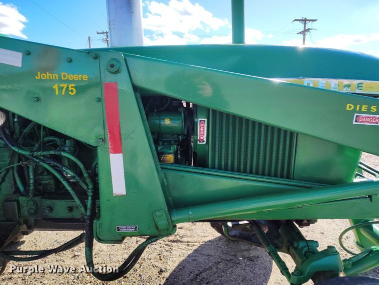 image for item IP9741 1962 John Deere 4010 tractor