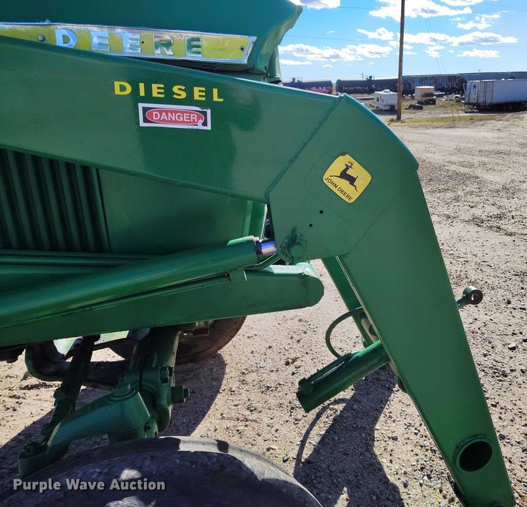 image for item IP9741 1962 John Deere 4010 tractor